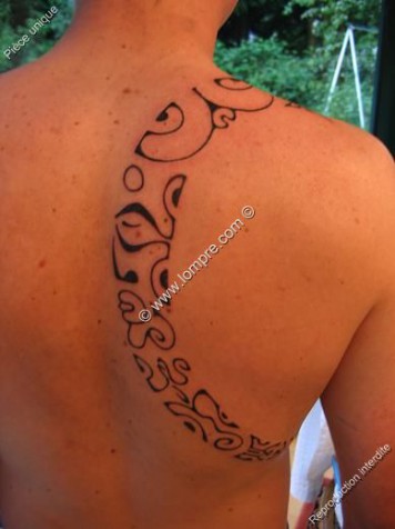 dorsal-polynesien-tattoo-tribal_a